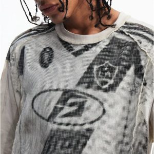 Black and white sweatshirt